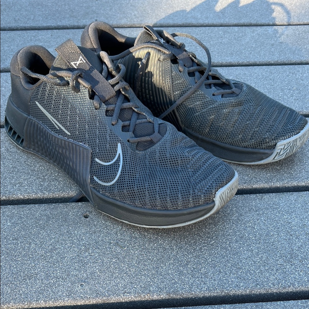 Nike Metcon 9 Black and Gray Athletic Shoes